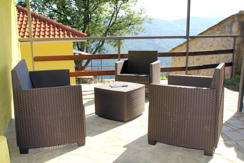 Case Natura Pontedassio Exterior foto